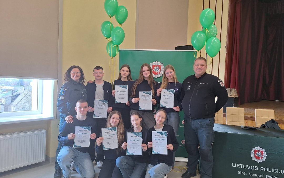 Radviliškio Vaižganto progimnazijos mokinių sėkmė konkurse „Aš ir policija“